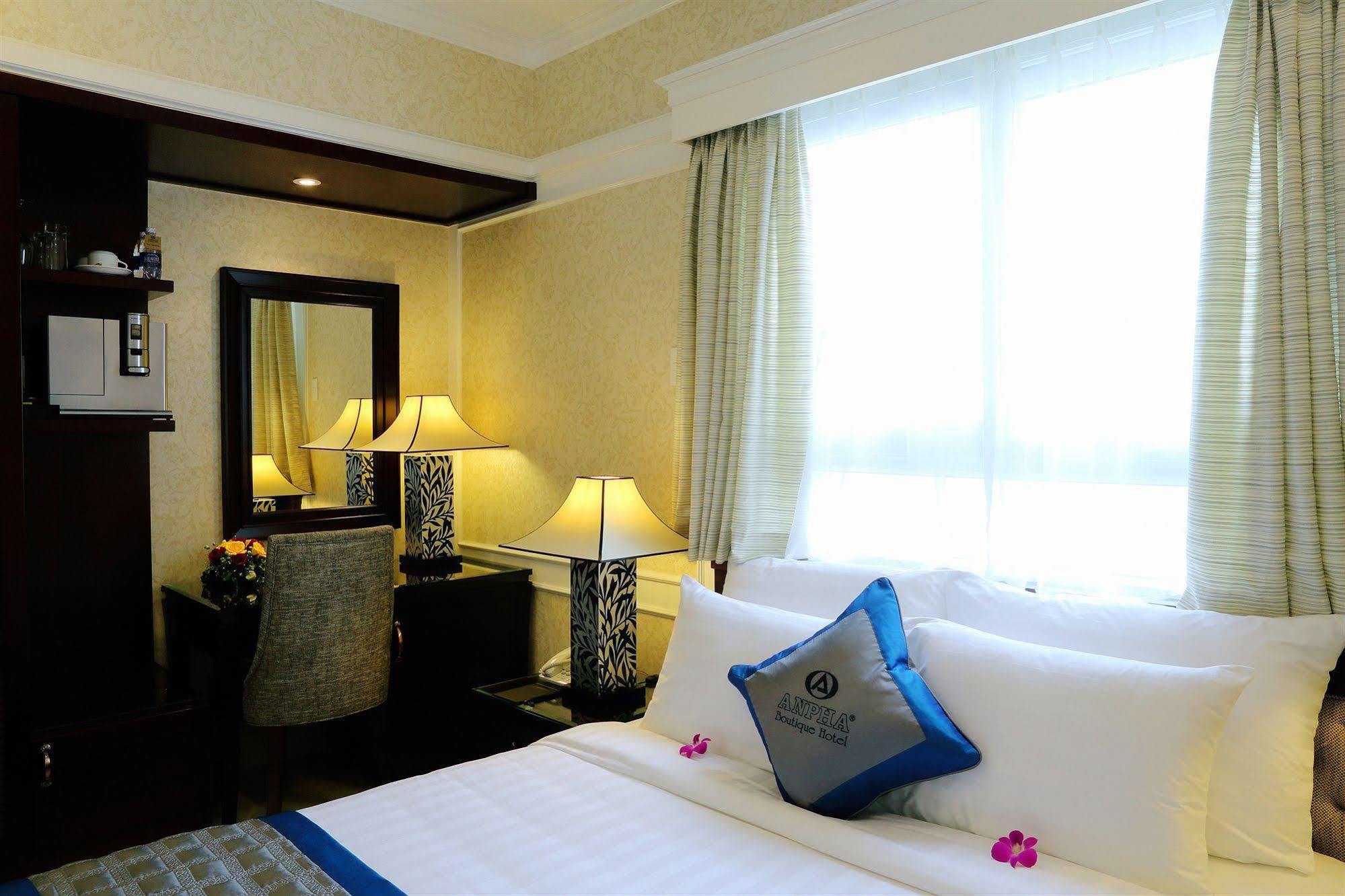 Anpha Boutique Hotel โฮจิมินห์ซิตี้ ภายนอก รูปภาพ